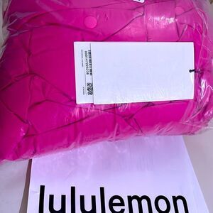 NWT LULULEMON WUNDER Puff SUPER CROPPED JACKET SONIC PINK size 4 perfect nwt